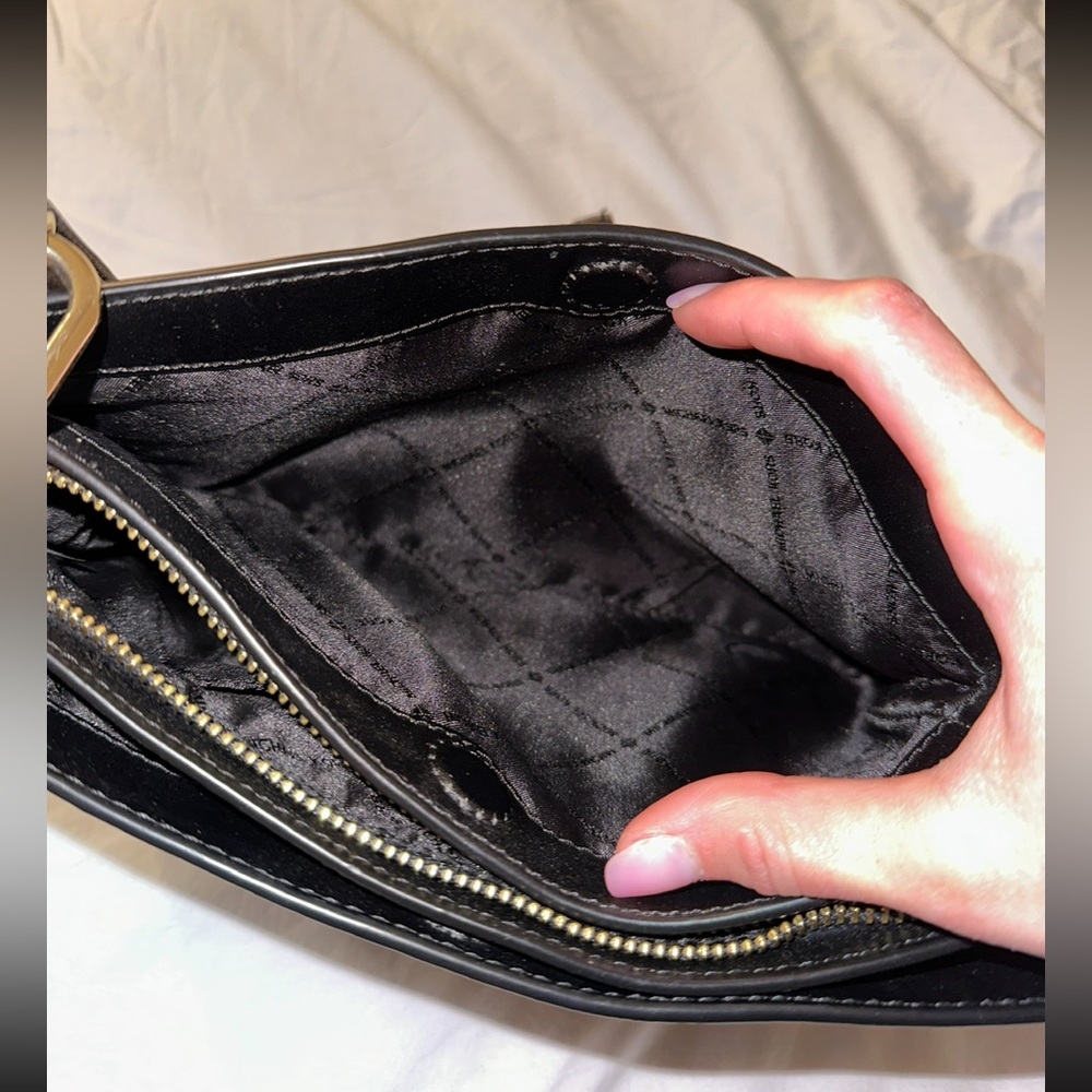 LIKE NEW Michael Kors Cross Body Purse - Picture 5 of 5